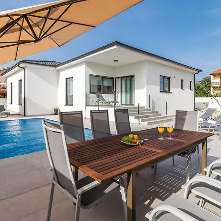Casa L Vakantiehuis Pula